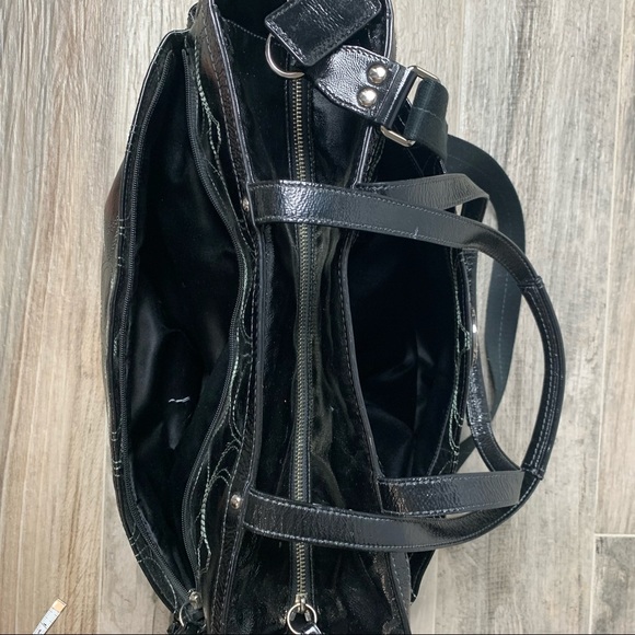 Coach black patent leather diaper bag - Picture 9 of 13